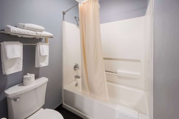 Standard Room, 2 Queen Beds, Non Smoking, Refrigerator