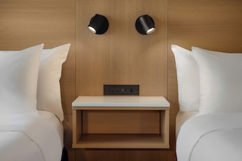 Business Room, 2 Queen Beds, Non Smoking