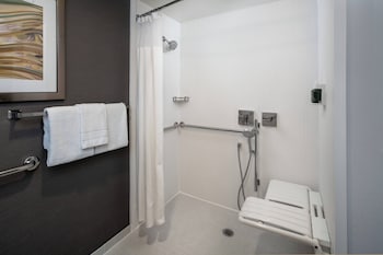 Room, 2 Double Beds (Mobility/Hearing Access, Roll-In Shwr)