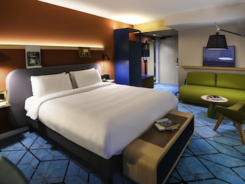 Family Suite, 1 King Bed with Sofa bed