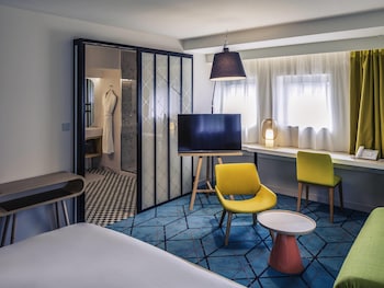 Family Suite, 1 King Bed with Sofa bed