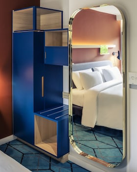 Superior Room, 1 King Bed (Canal Saint Félix)