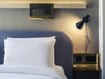 Superior Room, 1 King Bed (Canal Saint Félix)