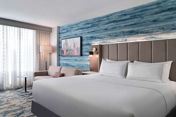 Room, 1 King Bed with Sofa bed, Accessible (Hearing)