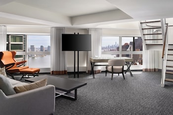 Suite, 1 King Bed