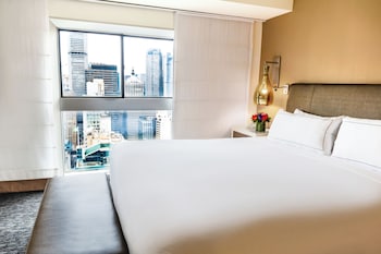 2 Bedroom Suite with 1 King Bed, 1 Queen Bed