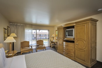 Room, 1 King Bed, Accessible, Non Smoking (Courtyard View)
