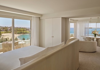 Suite, Club Lounge Access (The Pacific Suite)