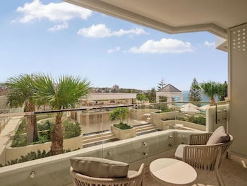 Premium Room, 1 King Bed, Pool View