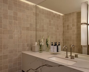 King Ocean Front Deluxe Suite