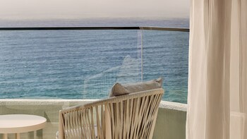 Premium Room, 1 King Bed, Oceanfront