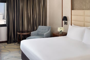 Classic Room, 1 King Bed (High Floor)