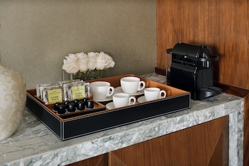 Suite (Imperial)