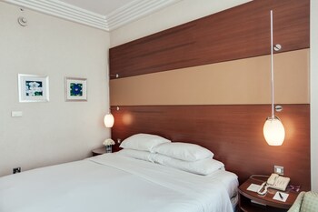 Deluxe Room, 1 King Bed (Balcony)