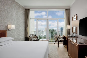 Standard Room, 1 King Bed (Balcony)