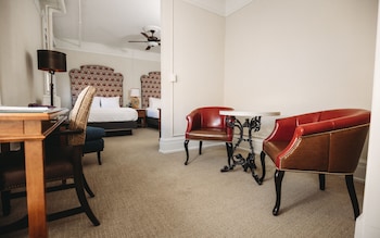 Double Queen Junior Suite
