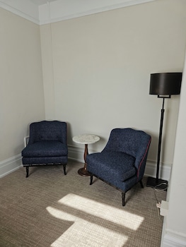 Double Queen Junior Suite
