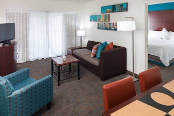 Suite, 2 Bedrooms, Lake View (Balcony)