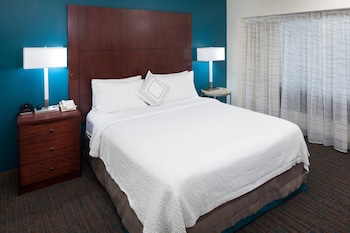 Suite, 2 Bedrooms, Lake View (Balcony)