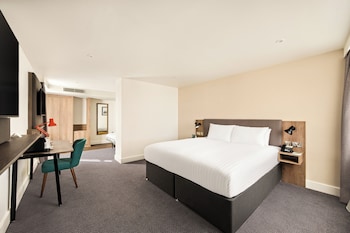 Premium Room, 1 King Bed with Sofa bed (Single Sofa)