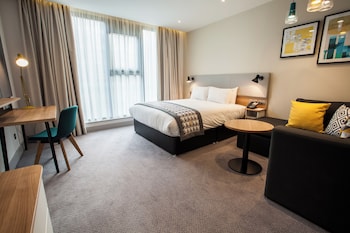 Standard Room, 1 King Bed