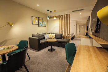 Suite, 1 King Bed with Sofa bed