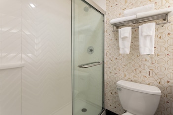 Standard Room, 1 King Bed, Accessible (Communications)