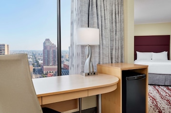 Room, 1 Queen Bed, Accessible, Bathtub