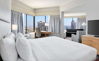 Junior Suite, 1 King Bed (High Floor)