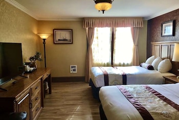 Deluxe Room, 2 Double Beds, Non Smoking