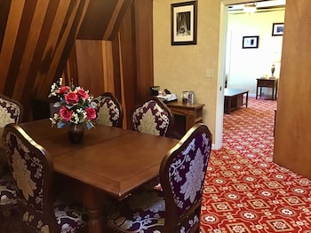 Grand Suite, 1 King Bed, Non Smoking