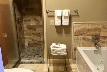 Grand Suite, 1 King Bed, Non Smoking
