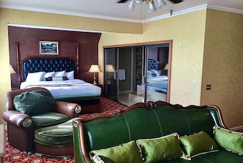 Honeymoon Suite, 1 King Bed, Non Smoking