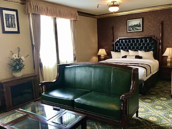 Deluxe Room, 1 King Bed, Non Smoking