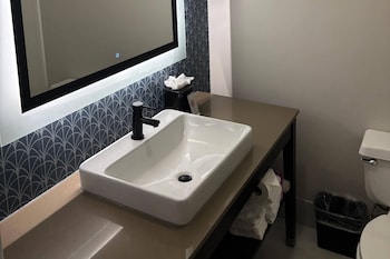 Room, 1 King Bed, Non Smoking