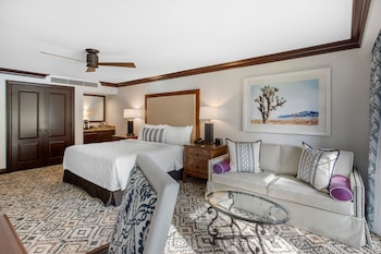 Room, 1 King Bed, Poolside