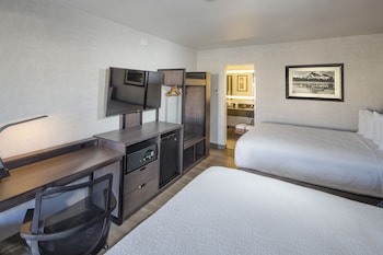 Executive Room, 2 Queen Beds, Non Smoking (Pet Friendly)