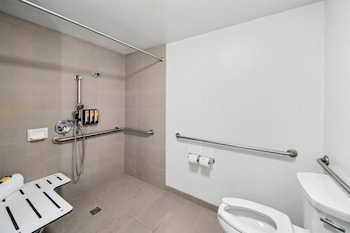 Executive Room, 1 Queen Bed, Accessible, Non Smoking