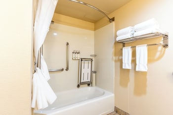Standard Single Room, 1 King Bed, Bathtub Grab Bars