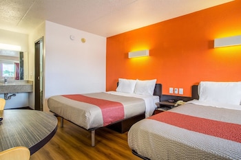 Standard Room, 2 Queen Beds, Non Smoking