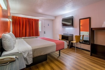 Standard Room, 1 King Bed, Accessible, Non Smoking