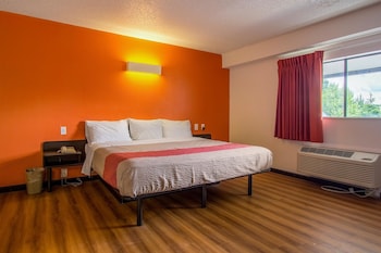 Standard Room, 1 King Bed, Accessible, Non Smoking