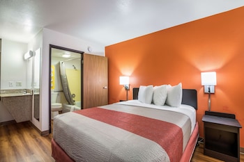 Standard Room, 1 Queen Bed, Accessible, Non Smoking