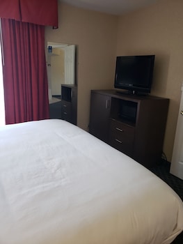 Superior Suite, 1 King Bed with Sofa bed, Jetted Tub (One-Bedroom)