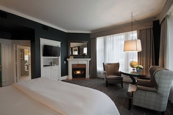 Premier Room, 1 King Bed, Corner