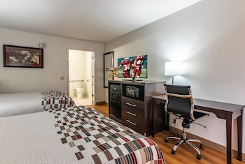Deluxe Room, 2 Queen Beds, Accessible, Non Smoking (Roll-In Shower)
