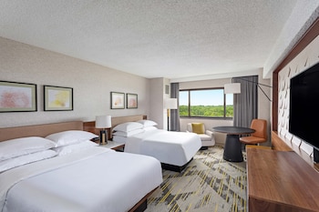 Room, 1 King Bed (Mobility/Hearing Accessible, Tub)