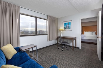 Suite, 2 Queen Beds, Non Smoking