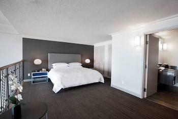 Suite, 1 King Bed, Non Smoking