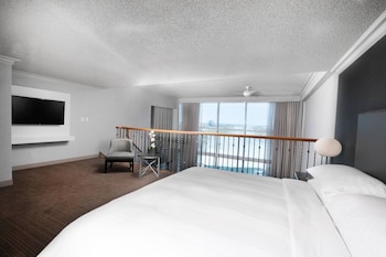 Suite, 1 King Bed, Non Smoking